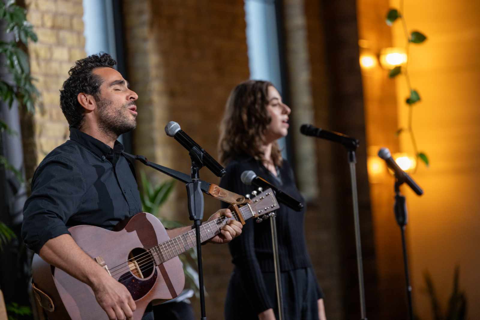 Jordan Bielsky and Yahm Steinberg from The Braid singing during their 'Remembrance of Things Present' performance at a HERC even